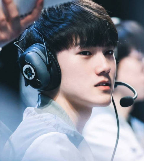 解析“过度交易（Overtrading）”：博彩成瘾与频繁买卖股票的共同诱因。（剖析过度交易：赌博成瘾与频繁买卖股票的共通动因）